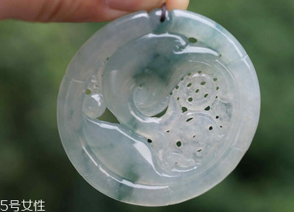 糯種翡翠屬于什么檔次？翡翠的價(jià)值你清楚嗎