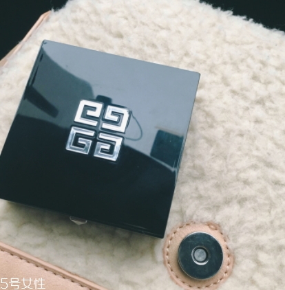 紀(jì)梵希四宮格粉餅怎么用？多功能的四宮格粉餅