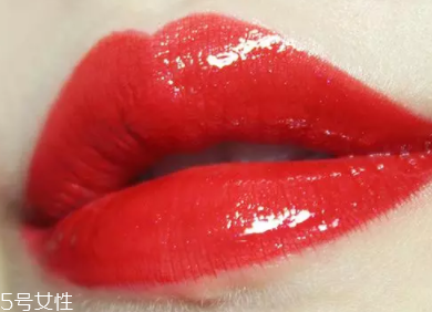化妝新手怎么化唇妝？咬唇妝自然日常