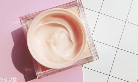 紀(jì)梵希少女眼霜怎么樣？粉色少女眼霜評測