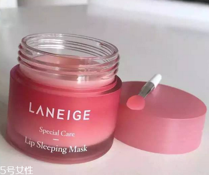 蘭芝唇膜一周使用幾次？千萬不要用舌頭去舔嘴唇