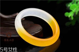 黃龍玉手鐲多少錢？這個種類的價值最貴
