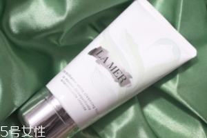 海藍(lán)之謎潔面泡沫和潔膚乳有什么區(qū)別？適合不同膚質(zhì)