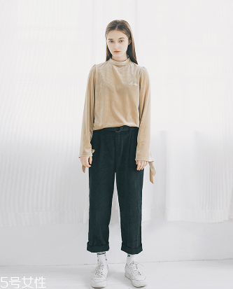 燈芯絨衣服怎么搭配？帶你提升時尚感與高級感