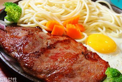 烤箱烤牛排要包錫紙嗎 烤箱烤牛排注意事項(xiàng) 烤箱烤牛排要包錫紙嗎 烤箱烤牛排注意事項(xiàng)