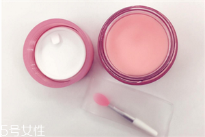 怎么使用唇膜更好發(fā)揮作用？敷完唇膜后需要護(hù)理