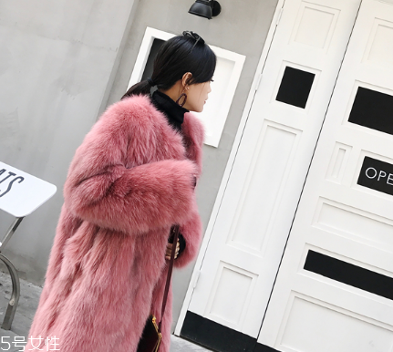 皮草和羊剪絨哪個暖和？看完你就清楚了