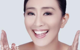 美白精華可以常年使用嗎？春秋用最好