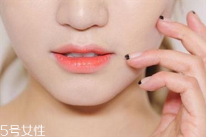 唇紋怎么去除？淡化唇紋的唇膏推薦