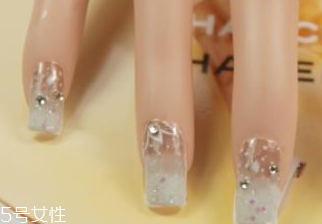 漸變指甲怎么配色？溫暖配色教程