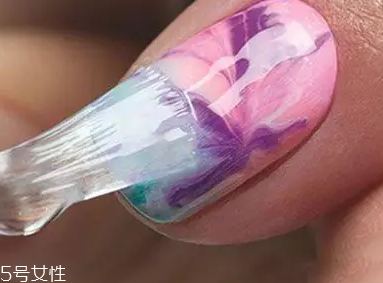 漸變指甲怎么配色？溫暖配色教程