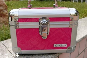 化妝箱可以帶上飛機(jī)嗎？看你裝什么產(chǎn)品