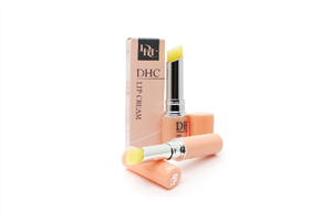 天天涂唇膏有什么好處和壞處？持久水潤(rùn)一整天