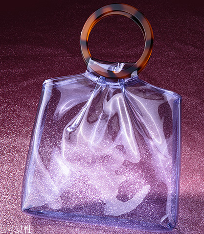 過年背什么包包好看？2018最火的包包款式