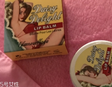 潤唇膏保質(zhì)期是多久？過期的潤唇膏不建議使用