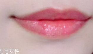 潤唇膏保質(zhì)期是多久？過期的潤唇膏不建議使用