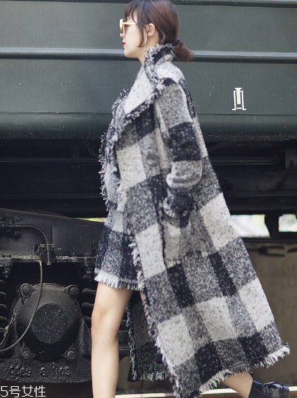 粗呢外套怎么搭配？簡(jiǎn)約大氣的冬日經(jīng)典