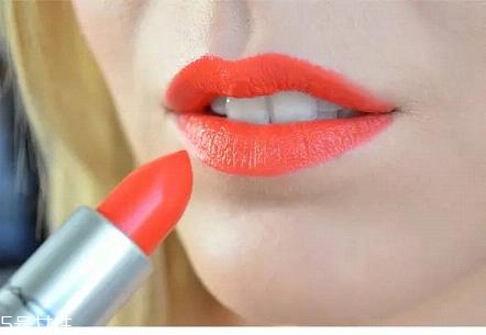 啞光口紅適合什么樣的人？這些口紅一樣都不能少