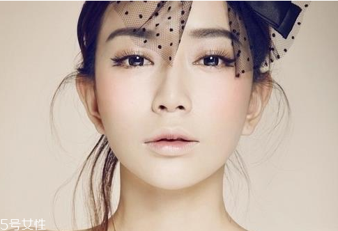 唇紋怎么去除？淡化唇紋的唇膏推薦