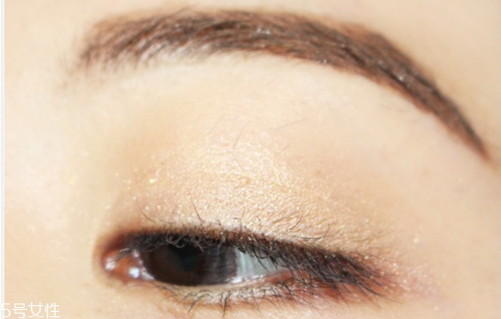 紅唇妝怎么畫最好看？復(fù)古紅唇妝的畫法