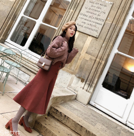 毛衣可以用洗衣機洗嗎？盡量不要用洗衣機洗毛衣