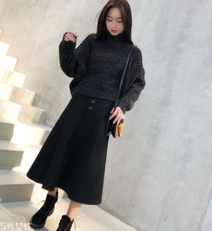 毛衣可以用洗衣機洗嗎？盡量不要用洗衣機洗毛衣