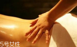 精油和植物油是一回事嗎？精油不是油脂