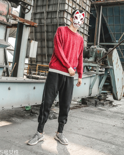 紅色毛衣配什么褲子男 三種搭配將帥氣與時(shí)尚兼具 紅色毛衣配什么褲子男 三種搭配將帥氣與時(shí)尚兼具