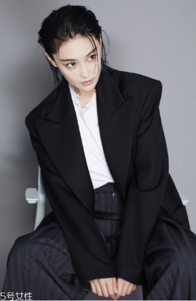 內(nèi)扣短發(fā)適合什么臉型？臉小是關(guān)鍵