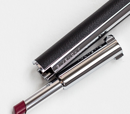 口紅是粘杯好還是不沾杯好？不沾杯的口紅不一定是好口紅