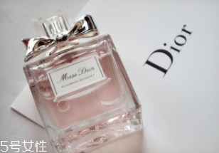 女士香水什么味道好？這6款香水親切又高級