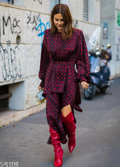 o型腿穿過膝靴好看嗎？掩飾腿型小不足