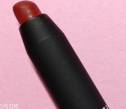 唇釉和染唇液的區(qū)別 你更看好哪個？