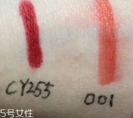 唇釉和口紅哪個不容易掉色？