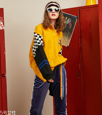 撞色衛(wèi)衣怎么搭配？讓你的日常穿衣潮到爆
