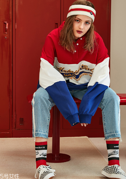 撞色衛(wèi)衣怎么搭配？讓你的日常穿衣潮到爆