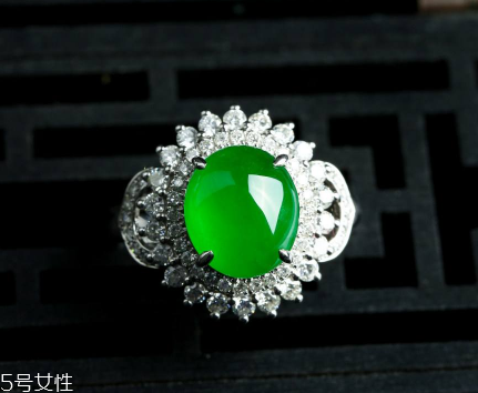 翡翠冰種和糯種哪個(gè)好？原來有這么大的區(qū)別