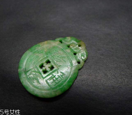 翡翠冰種和糯種哪個(gè)好？原來有這么大的區(qū)別