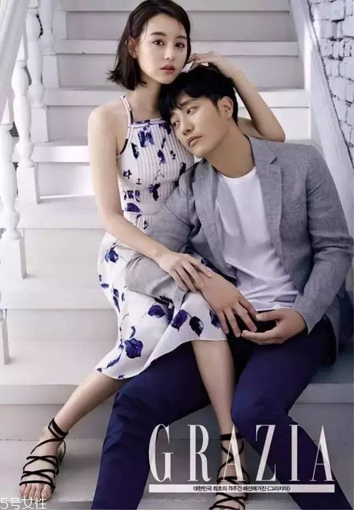 短發(fā)發(fā)尾外翻的發(fā)型怎么弄？誰弄誰美