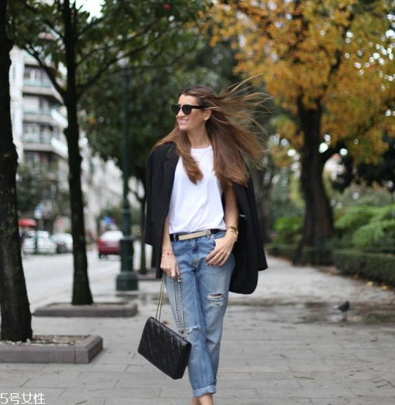 上身瘦下身胖怎么穿衣？穿裙子最遮肉