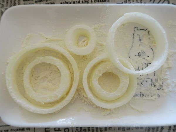 洋蔥圈怎么做好吃 輕盈脆口的做法 洋蔥圈怎么做好吃 輕盈脆口的做法