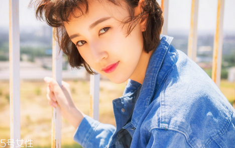 短發(fā)怎么做新娘造型？編發(fā)好看又簡(jiǎn)單