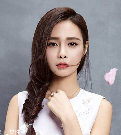 短發(fā)怎么做新娘造型？編發(fā)好看又簡(jiǎn)單