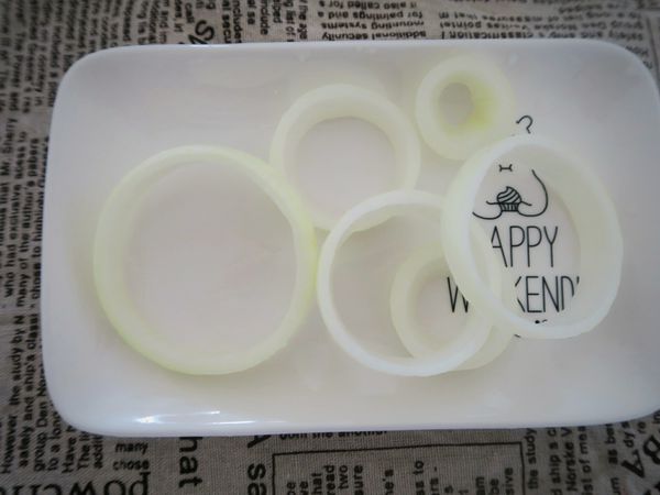 洋蔥圈怎么做好吃 輕盈脆口的做法 洋蔥圈怎么做好吃 輕盈脆口的做法