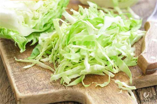 吃火鍋能放卷心菜嗎 火鍋?zhàn)罴雅淞? alt=