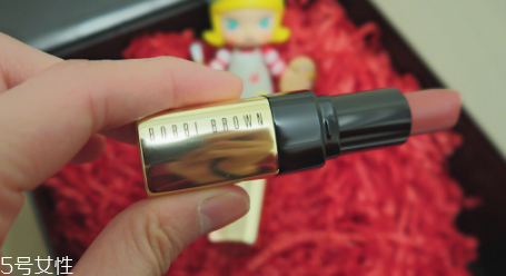 送閨蜜新年禮物怎么挑選？送這些美妝產(chǎn)品她會(huì)尖叫