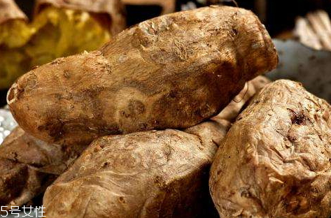 微波爐烤地瓜用錫紙嗎 微波爐烤地瓜注意事項(xiàng) 微波爐烤地瓜用錫紙嗎 微波爐烤地瓜注意事項(xiàng)