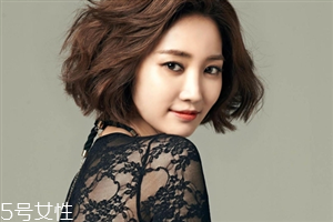 外翹短發(fā)適合什么臉型？再燙內扣你就out了