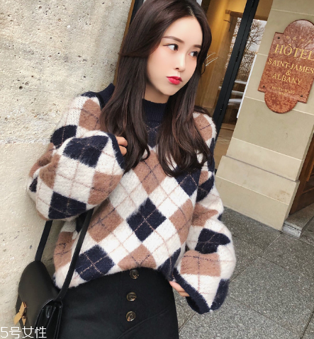 毛衣買小了怎樣能變大？跟著小編這樣做