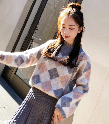 毛衣掉色嚴(yán)重怎么辦？巧用鹽水化解尷尬